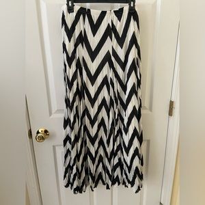Gorgeous NWT maxi skirt!